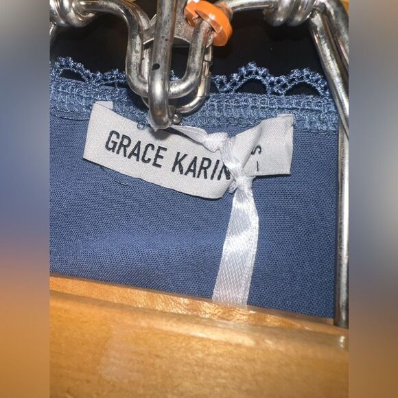 Grace Karin Slate Blue Top Long Sleeve V Neck Eyelet Lace Tiered Top Sz S NWT - Picture 7 of 8